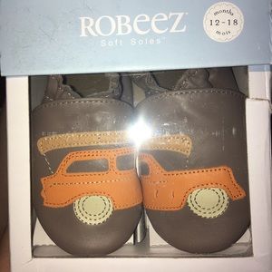 Robeez Life is an Adventure Crib Shoes 12-18m